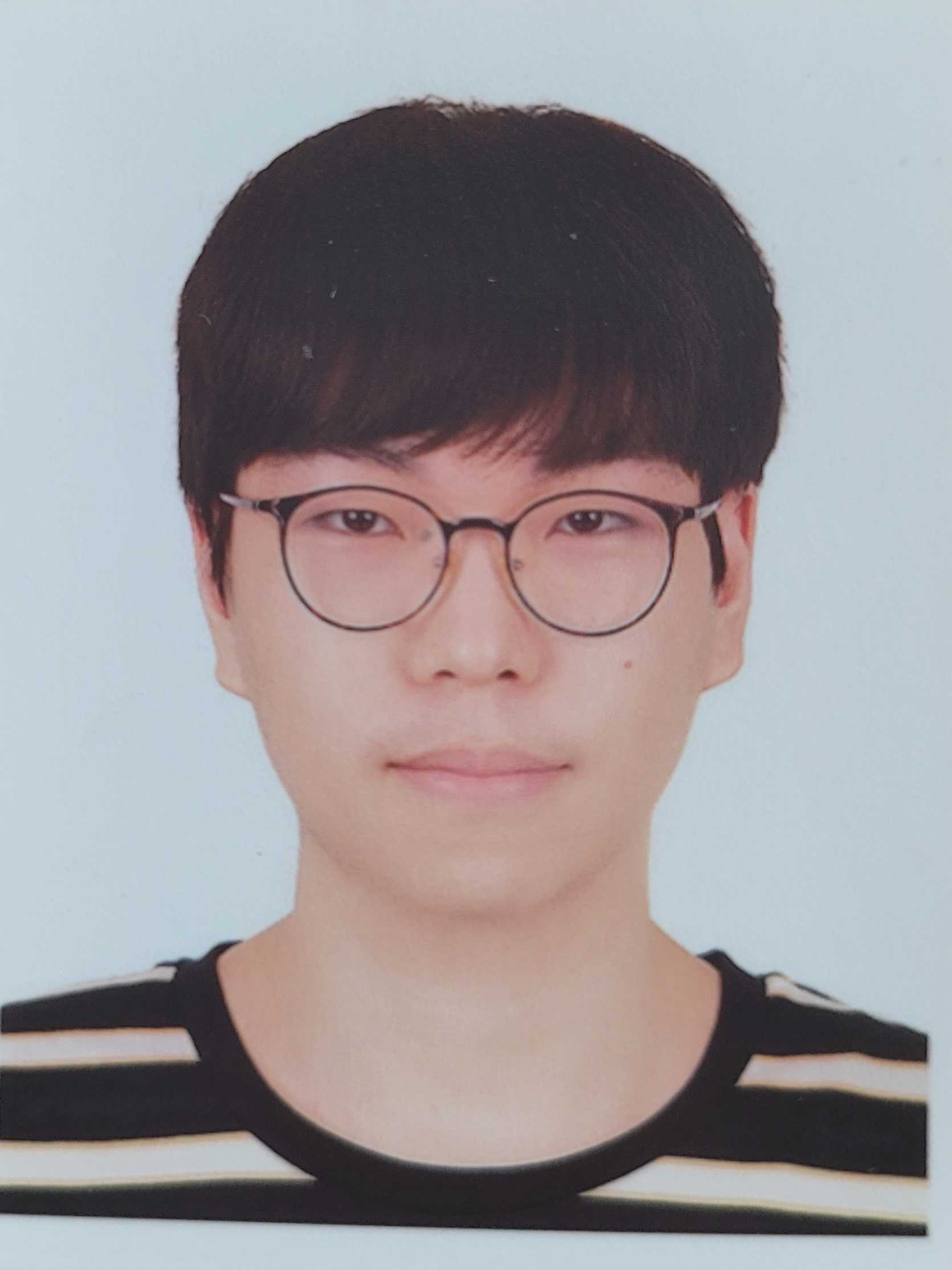 Yonghyun Kim (김용현)